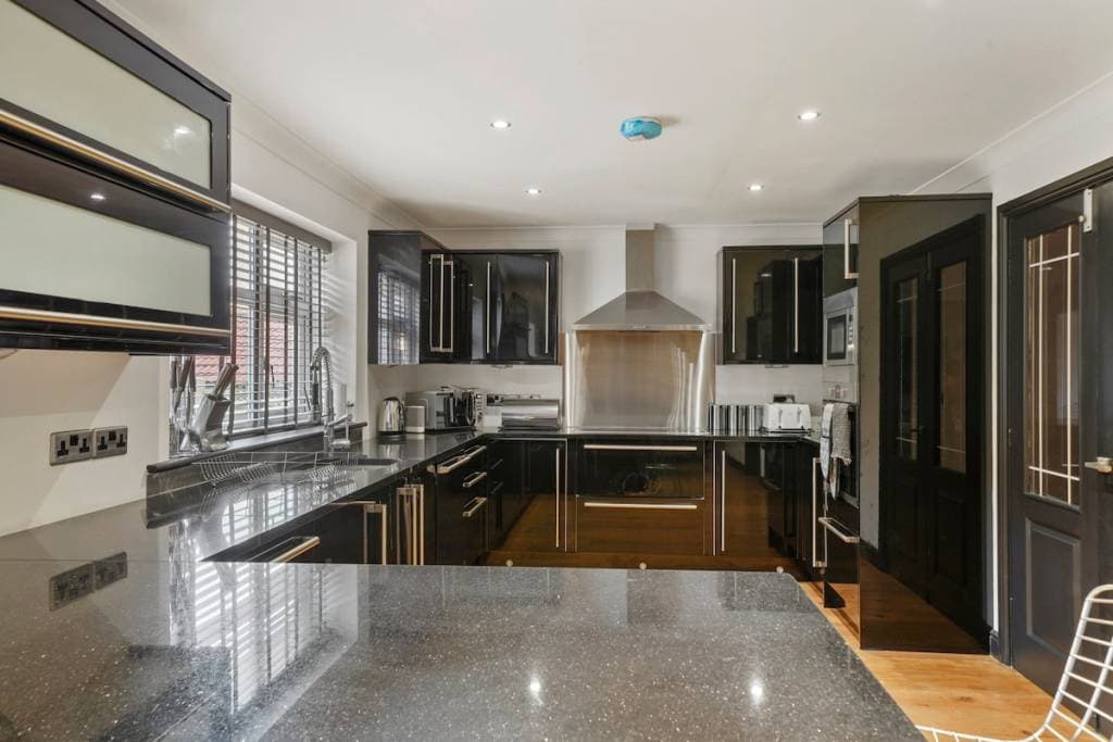 serviced airbnb management service in Andover