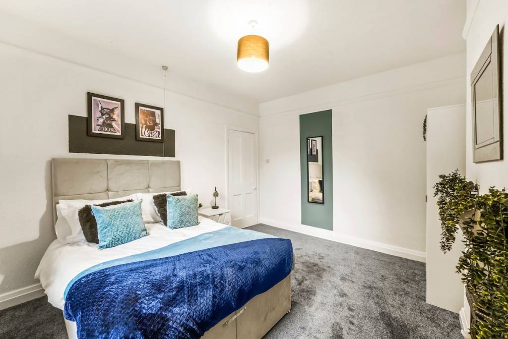 serviced airbnb management service in Poole