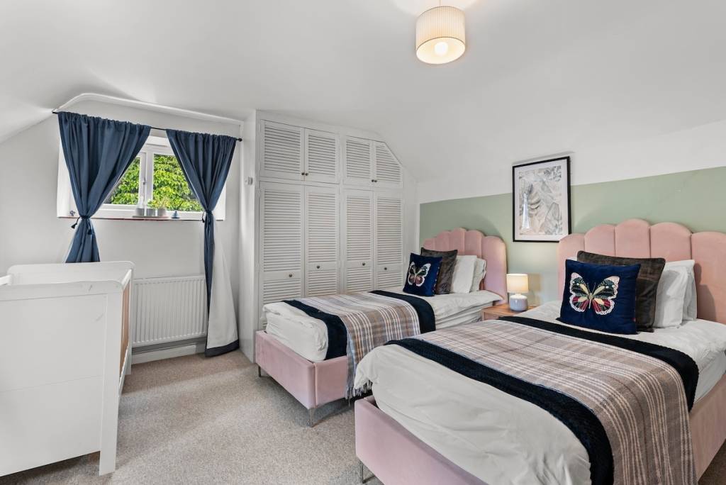Serviced airbnb accommodation in Carmarthen