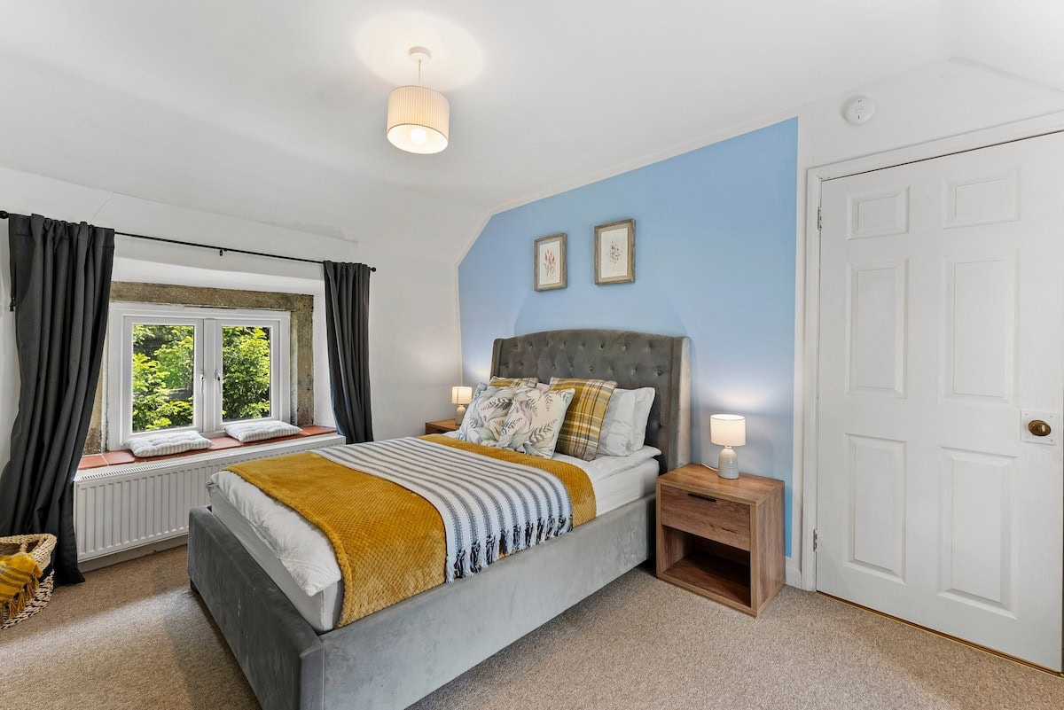 Serviced airbnb accommodation in Carmarthen