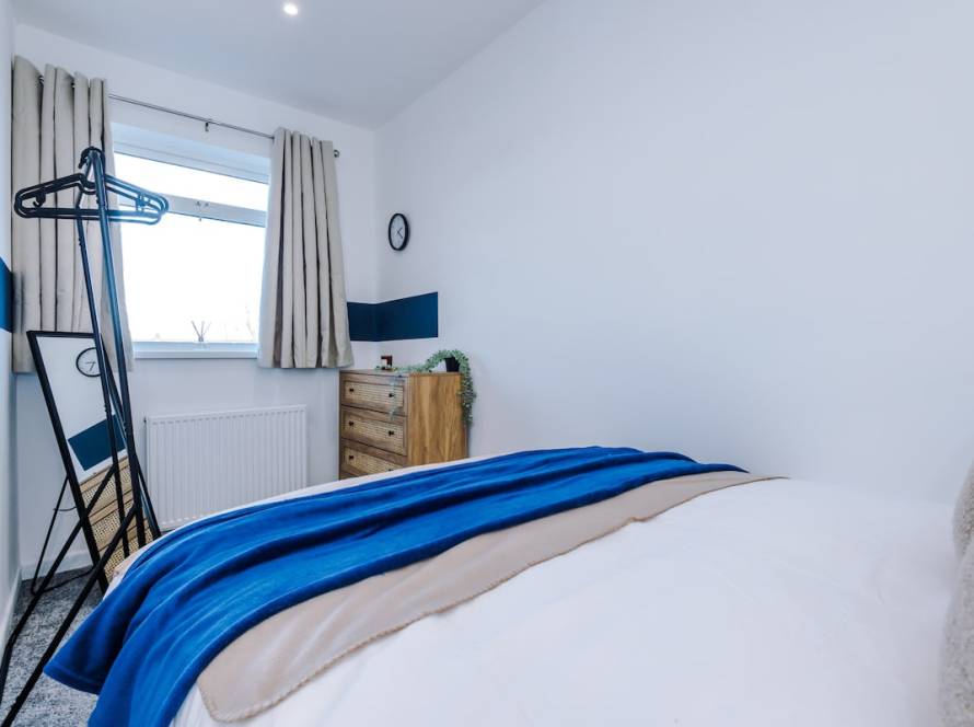 Why Contractor Demand Makes Wakefield a Smart Choice for Airbnb Management