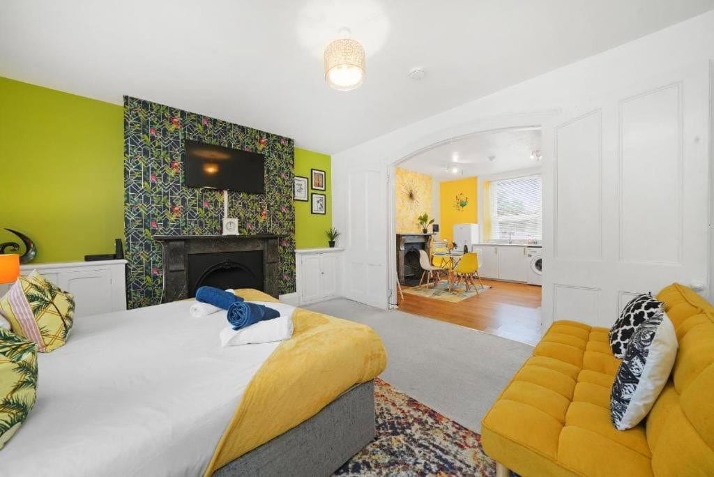 Modern Airbnb apartment in Plymouth
